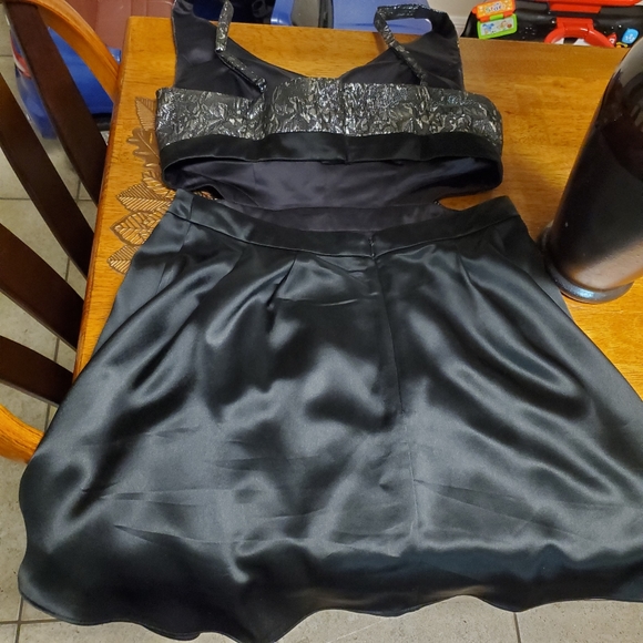 Guess by Marciano Dress - Picture 2 of 4